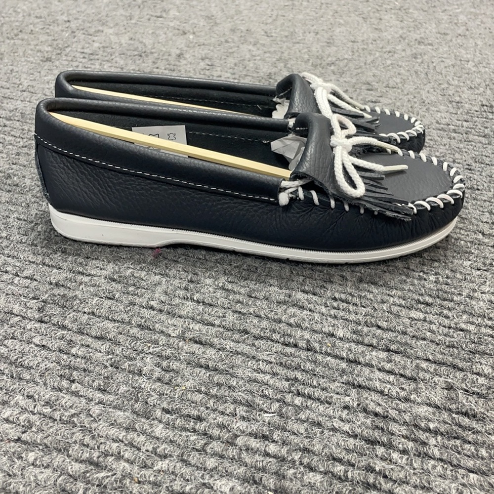 Minnetonka Kilty Unbeaded women’s shoes (2916) - Picture 4 of 7
